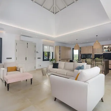 Villa El Rancho With Pool Near Puerto Banus *