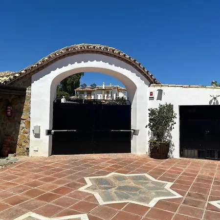 El Rancho With Pool Near Puerto Banus فيلة